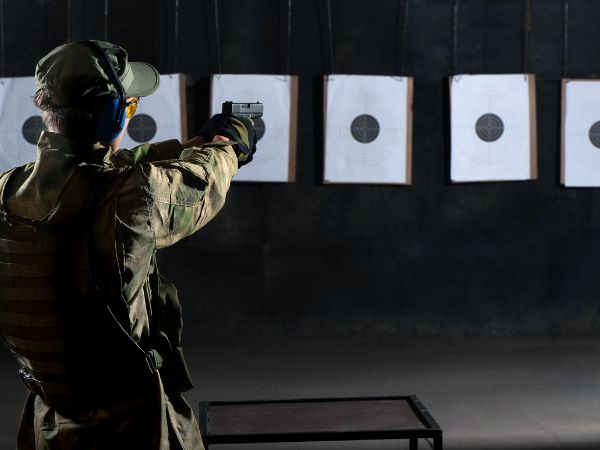 Czego można się spodziewać po pierwszym doświadczeniu na strzelnicy z bronią sportową?